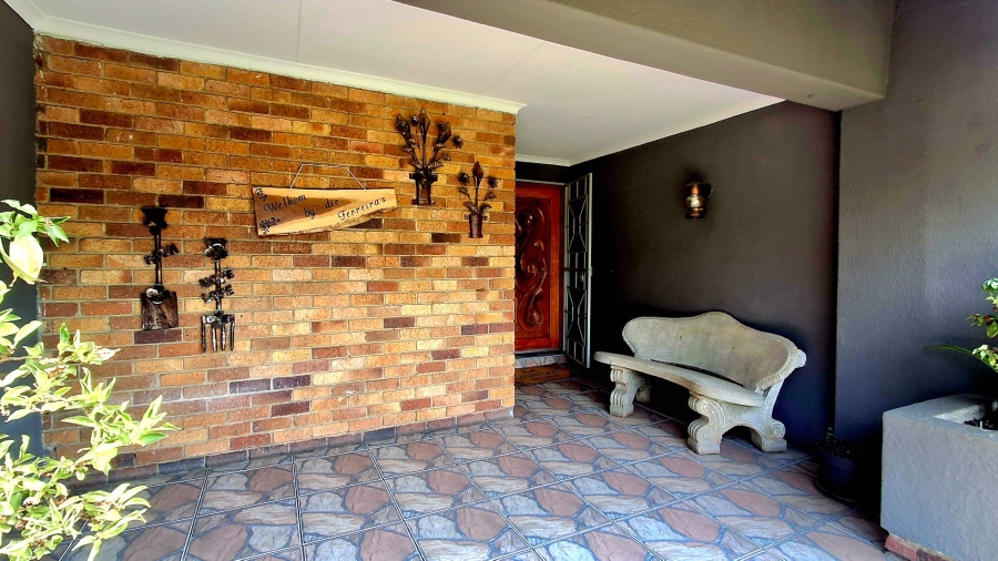 3 Bedroom Property for Sale in Roodia Free State